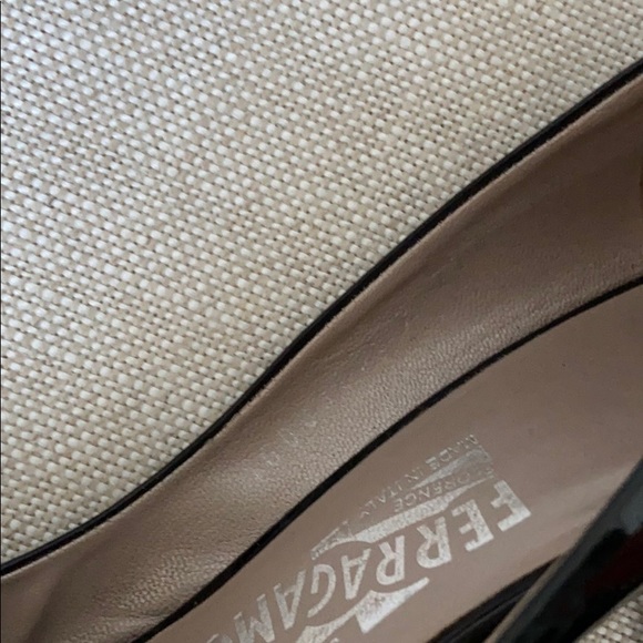 Ferragamo patent leather peep toe pumps - Picture 6 of 7